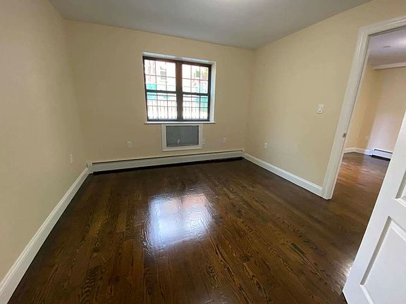 4th image of 26-26 18th St #1F