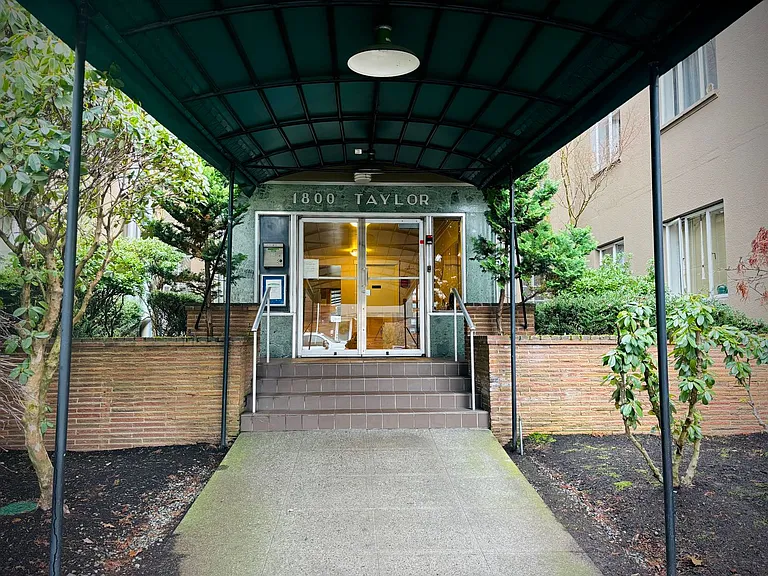 1800 Taylor Ave N #101 — Photo 19