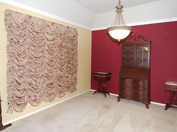 3rd image of 19107 Summer Anne Dr