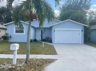 2444 Raleigh St, Hollywood, FL 33020