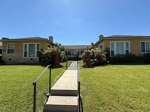 1216 W Victory Blvd #B Photo 1