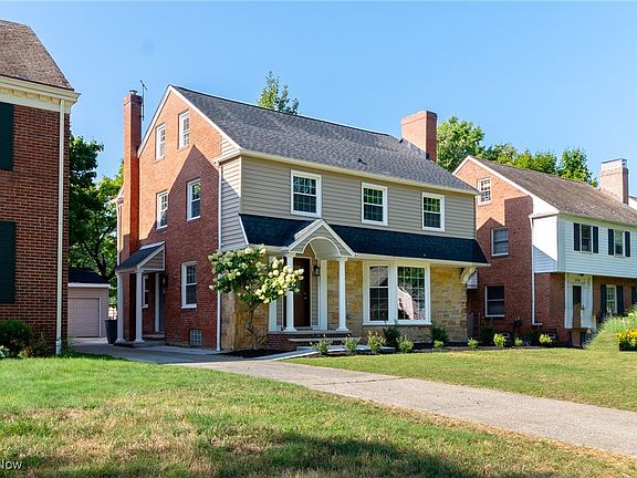 2nd image of 19224 Lomond Blvd