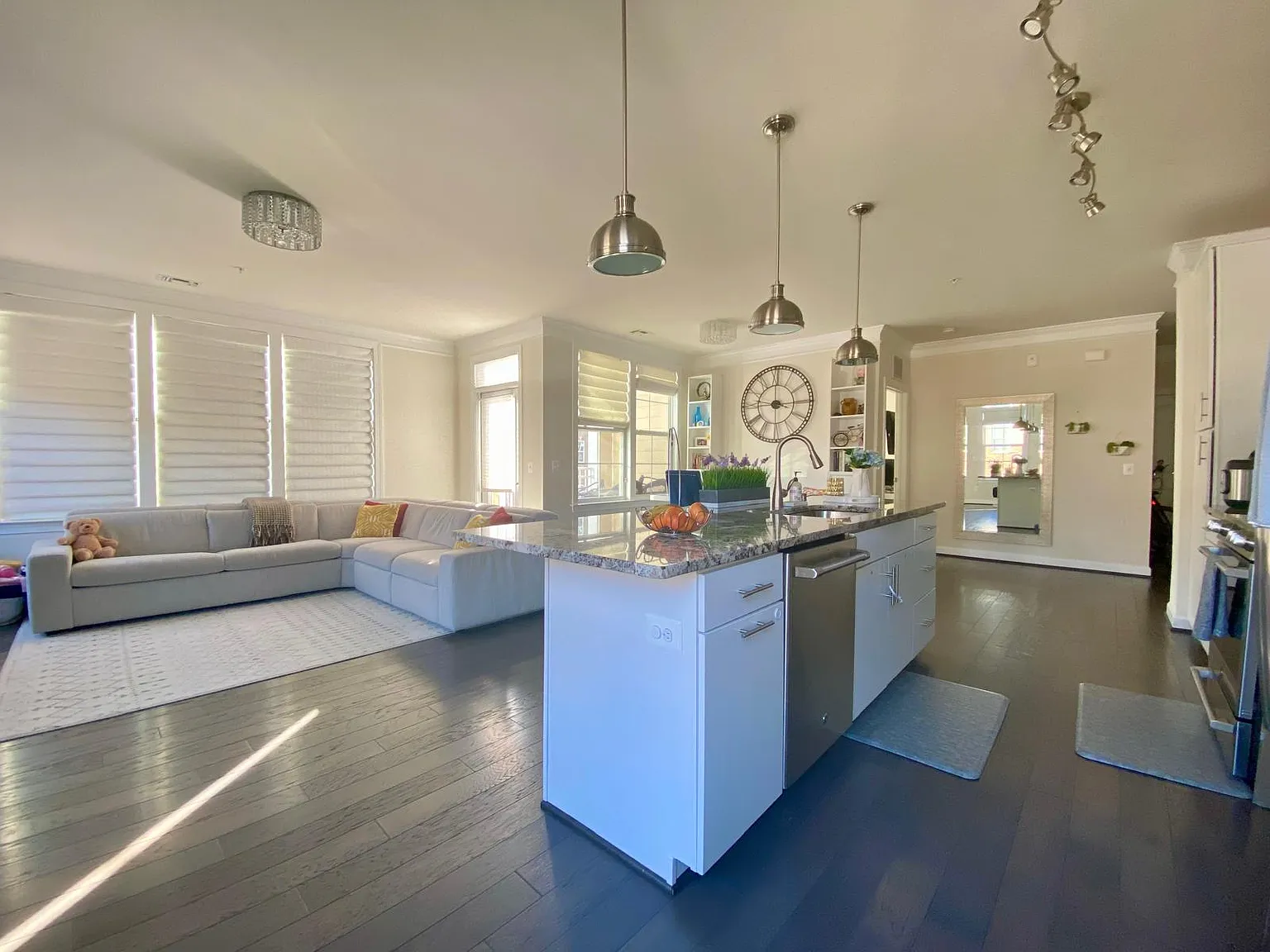 13740 Endeavor Dr — Photo 3