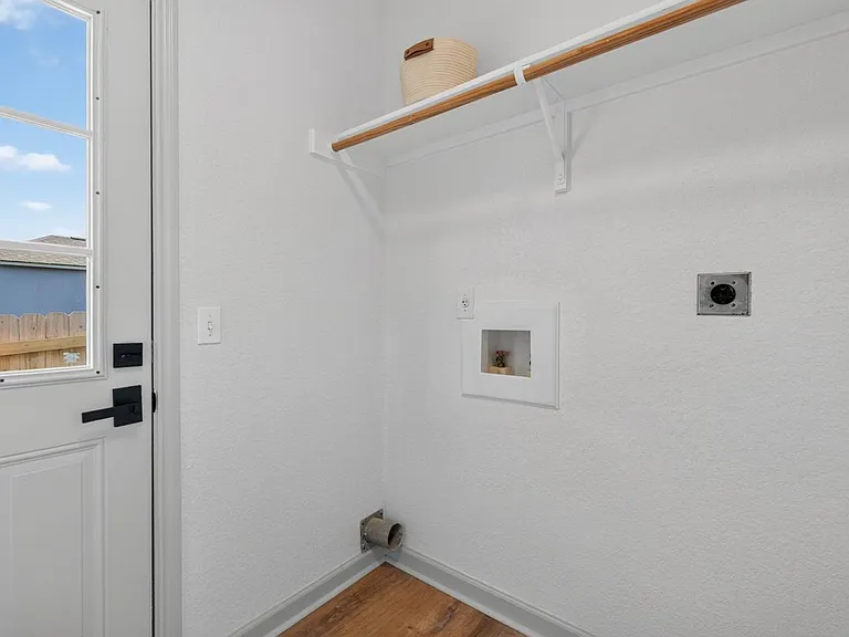 112 Remington Rd — Photo 18