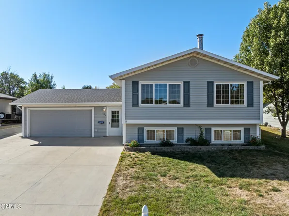 803 4th Ave NE, Mandan, ND 58554