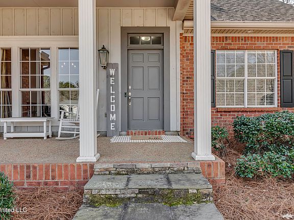 2nd image of 1104 Pointe Cv