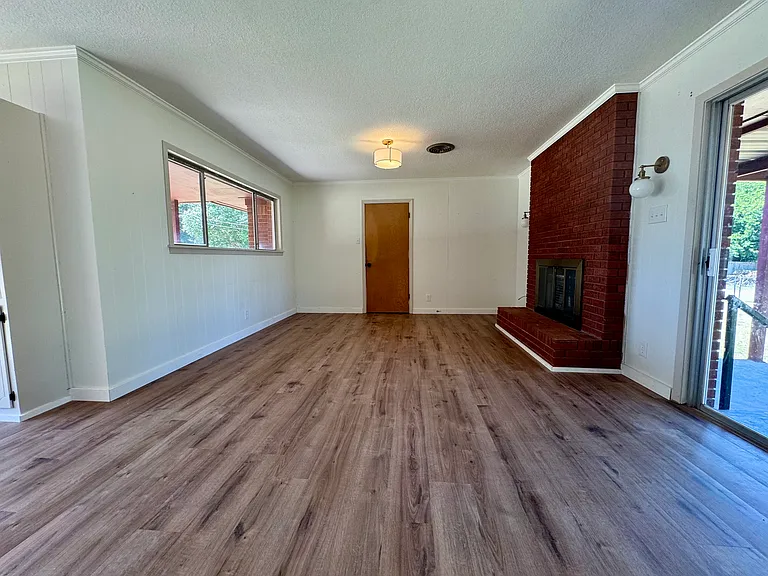 910 S Harrison St — Photo 12