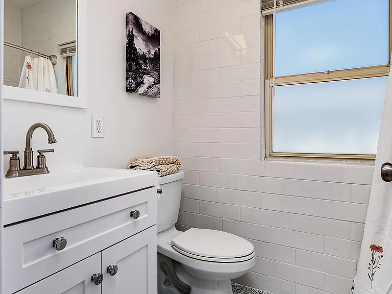 6026 Scanlan Ave — Photo 12
