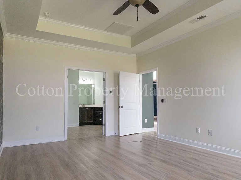 7445 Darius Dr — Photo 20