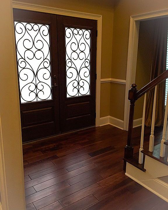 2nd image of 307 Oakmont Dr