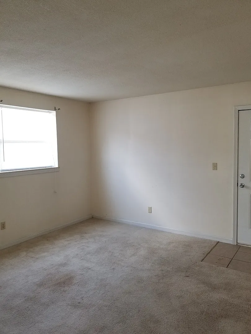 718 Demaret — Photo 3
