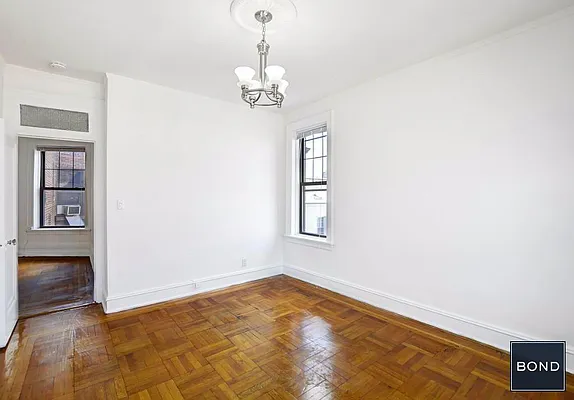 Rented by Bond New York | media 30