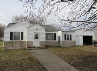 110 W 1st St, Malden, IL 61337