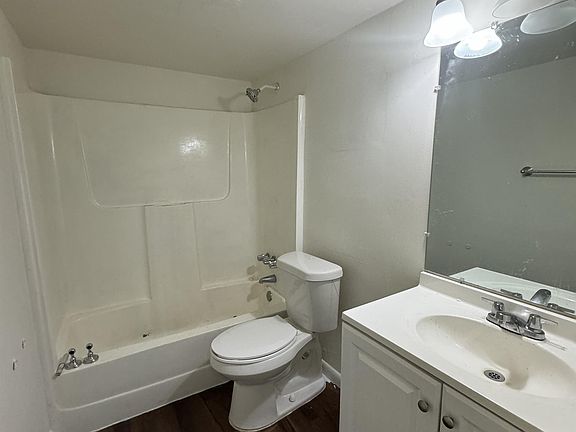 5th image of 4331 Glenwood Ave #11216831
