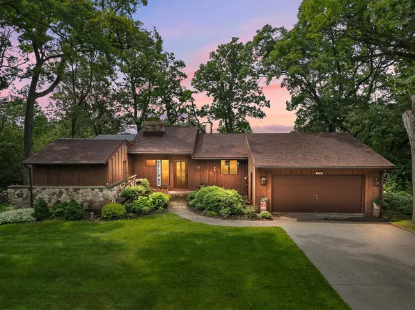 W968 Woodland Cir, Green Lake, WI 54941