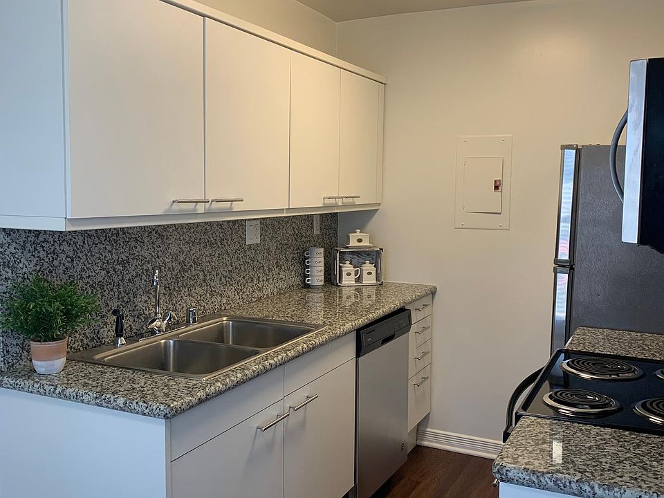 1st image of 10824 Lindbrook Dr #224