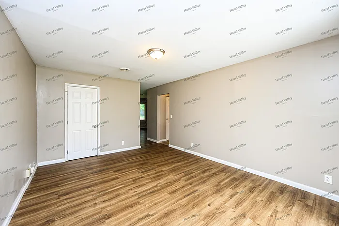 3 bed, 1.5 bath, 1575 sqft, $1,595 — Photo 4