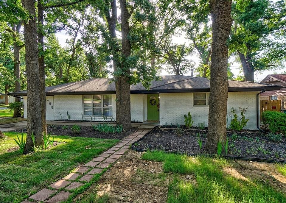 1st image of 608 Skylark Dr