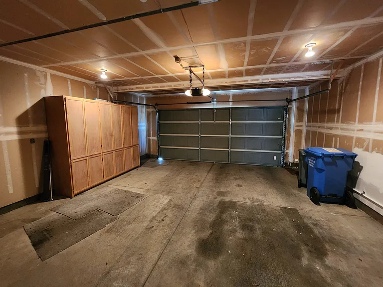539 Torrey Pine Ln — Photo 32