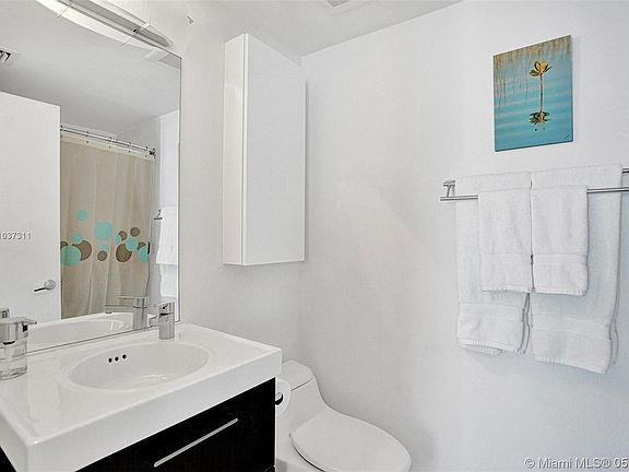 4th image of 6911 Bay Dr #7