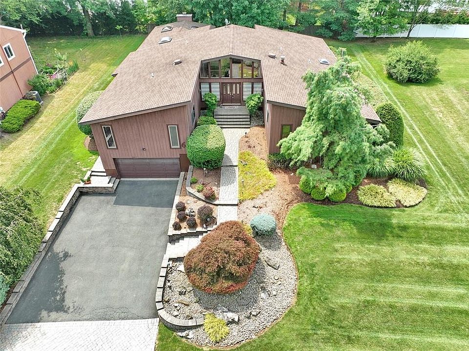 1st image of 6 Fenway Court