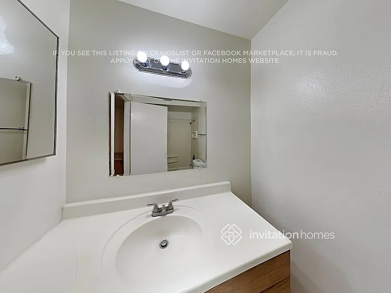 7115 W North Ln — Photo 17