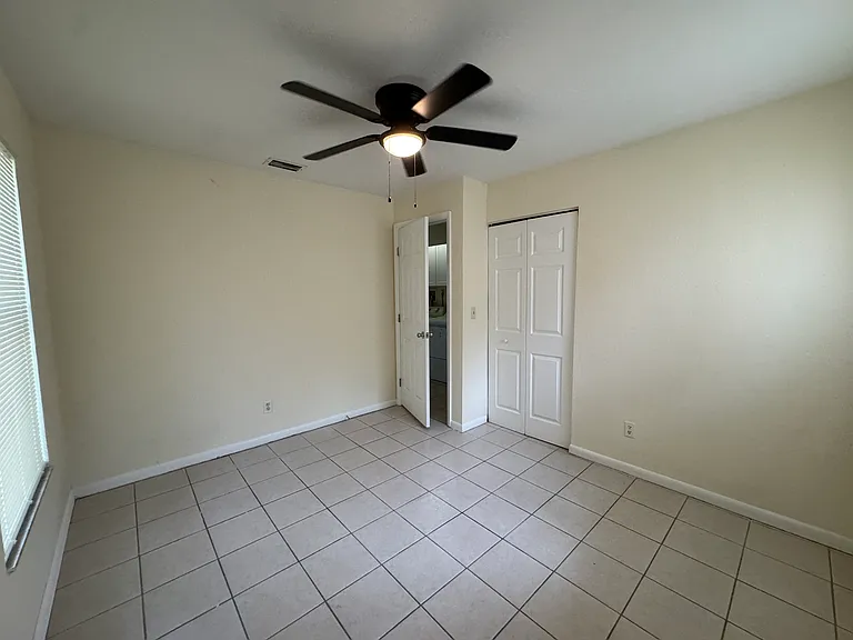 546 San Bernardino St — Photo 5
