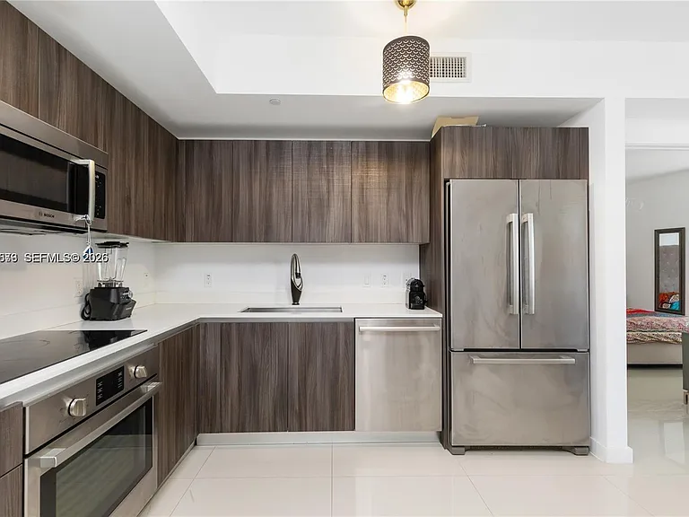 488 NE 18th St #2802 — Photo 3