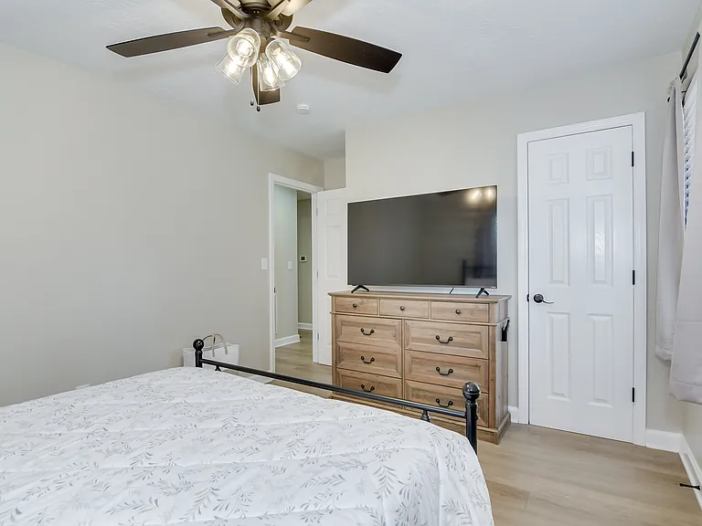 226 Thread Needle Rd E — Photo 34