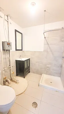 Rented by FLATS & PADS LLC | media 6