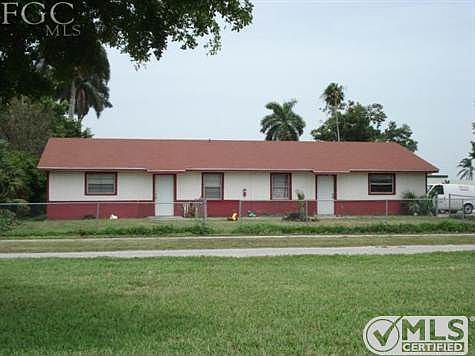 threee bedrooms and two bathrooms Duplex !