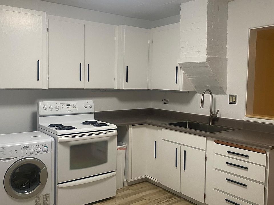1st image of 567 Lowry St