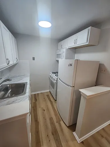 East Browning Apts Photo 1