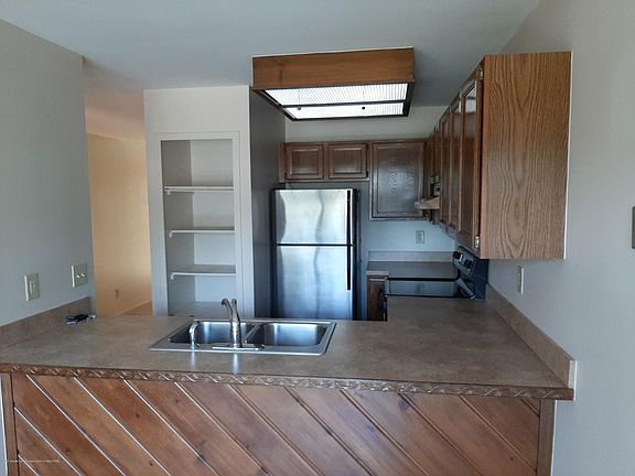 3rd image of 2101 Fox Hollow Dr