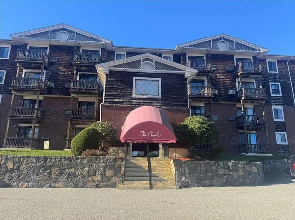 1190 Charles St #12, Lincoln, RI 02865