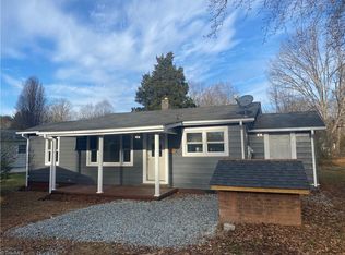 1015 Elsies Place Rd, Walnut Cove, NC 27052