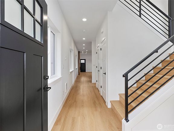 3rd image of 440 E 63rd Street