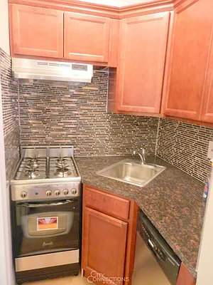 Rented by City Connections Realty | media 20