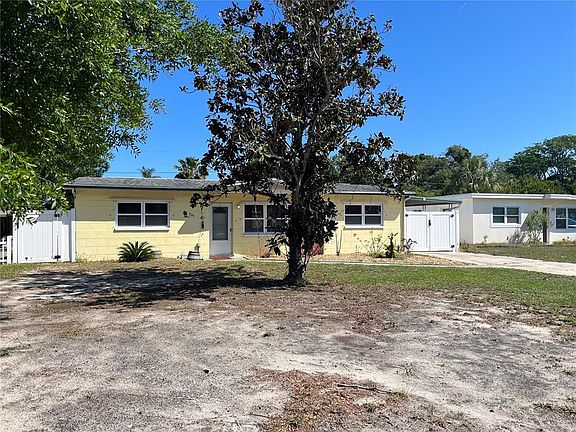 3rd image of 727 Sunset Dr