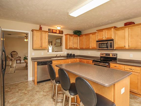 4th image of 2711 Annapolis Ct
