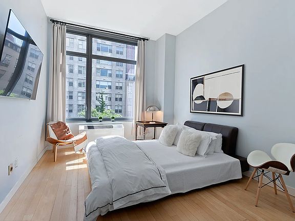 4th image of 450 E 83rd St APT 3H
