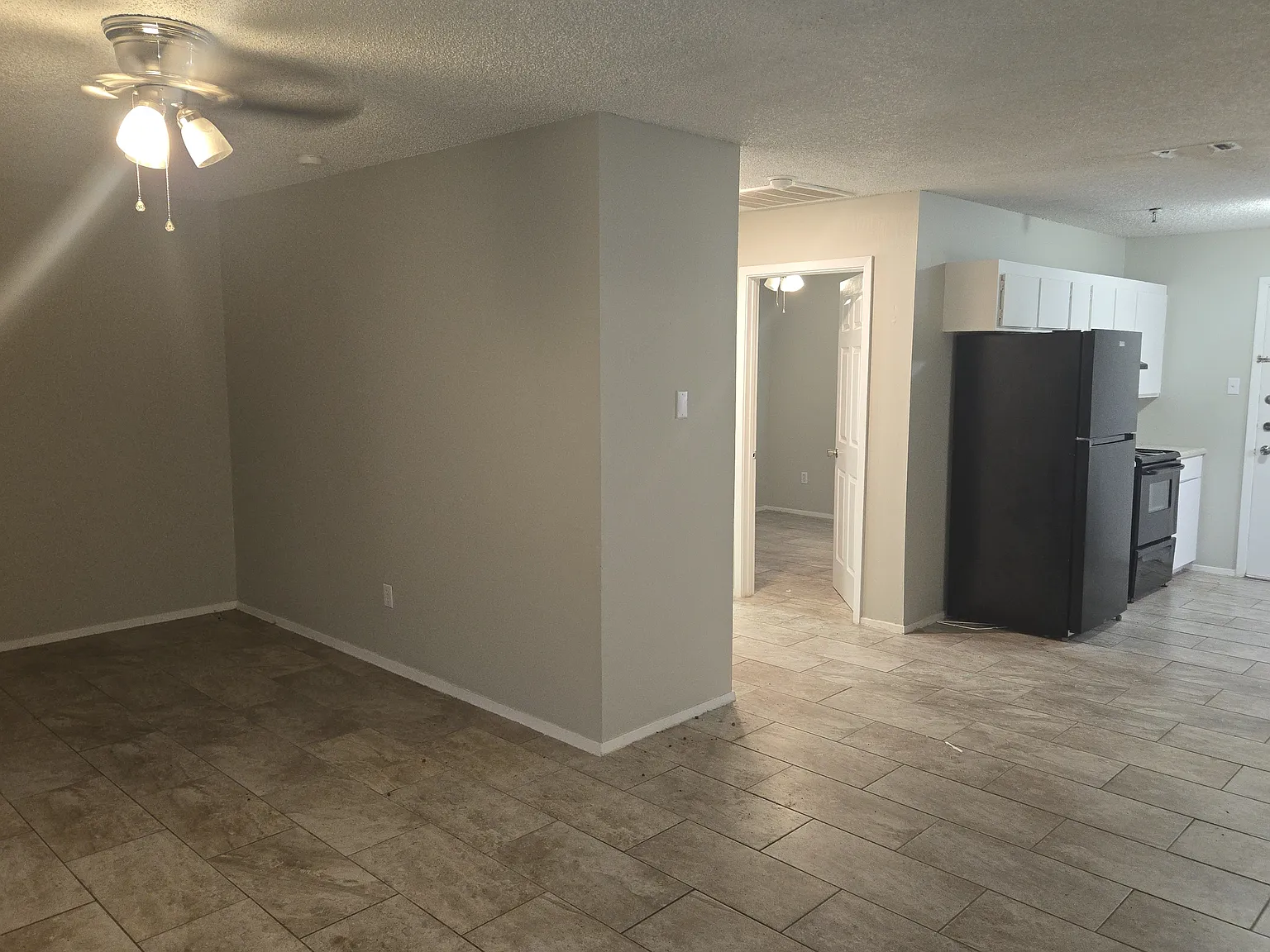 15890 U.S. 59 Appleby Courtyard - 1 — Photo 2