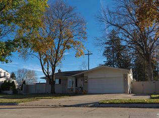 10951 Westlake St, Taylor, MI 48180