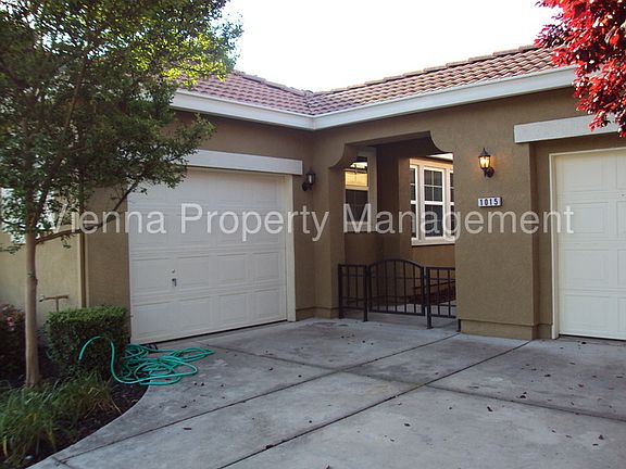 5th image of 1015 Waterford Dr