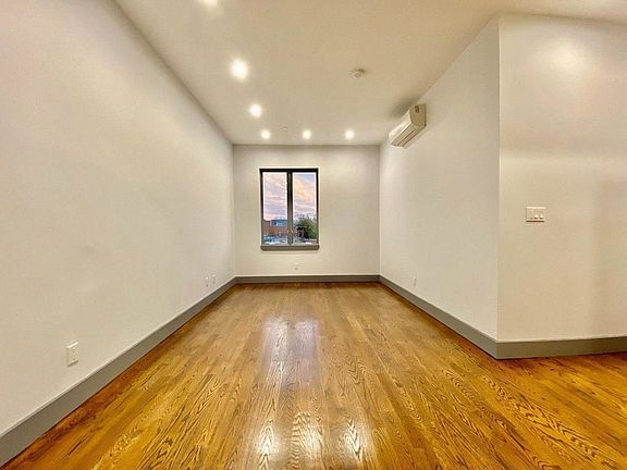 4th image of 168 Stuyvesant Ave #1ground