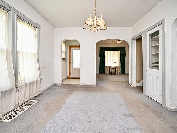 4th image of 653 Johnson St