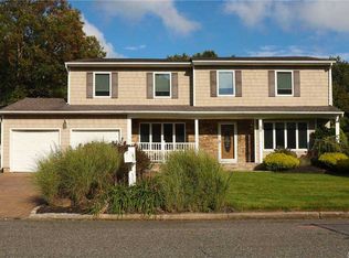 38 Parkridge Cir, Pt Jefferson Station, NY 11776