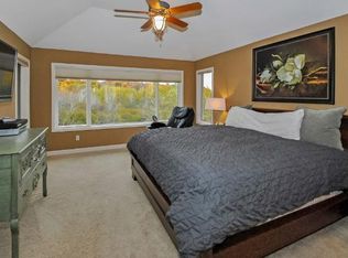 12 Wildflower Pl, North Oaks, MN 55127