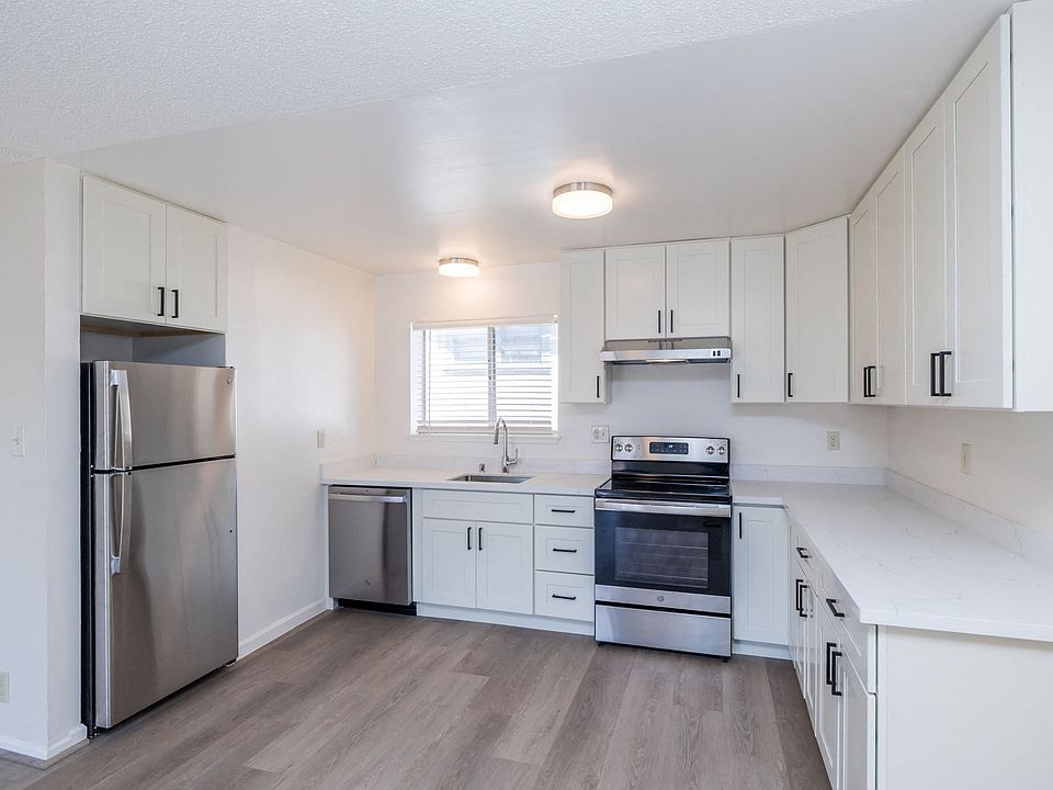 1st image of 472 Jean St #7