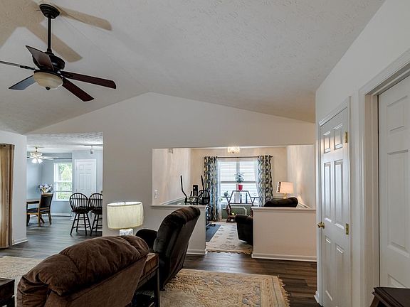 3rd image of 209 Shanda Dr
